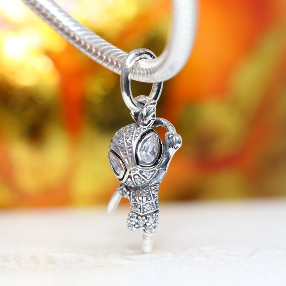 PANDORA Spider-Man Pavé Pendant 392353C01 - Picture 5 of 7